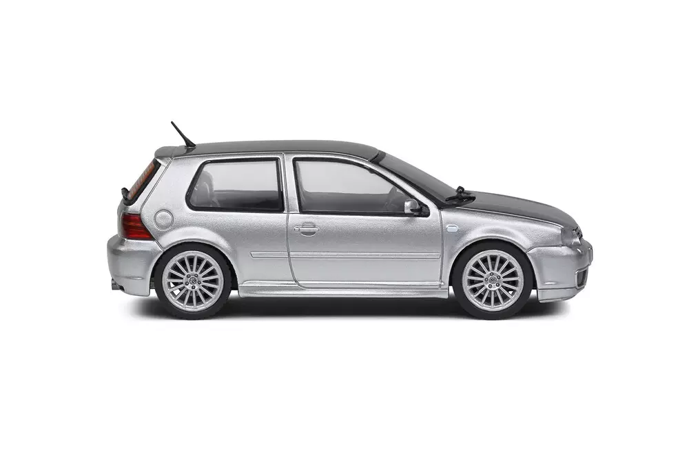 VW GOLF IV R32 – 2003