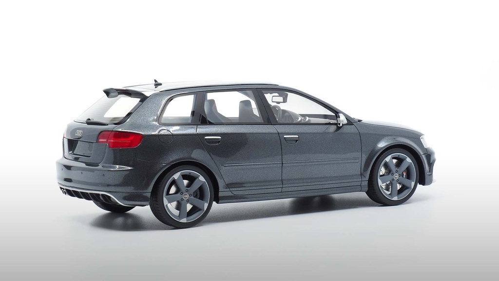 1:18 AUDI RS3 8P SPORTBACK - 2011 EDICIÓN LIMITADA A 299 PIEZAS