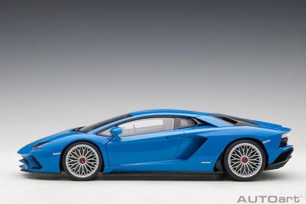 AUTOART LAMBORGHINI 1/18 AVENTADOR S 2017