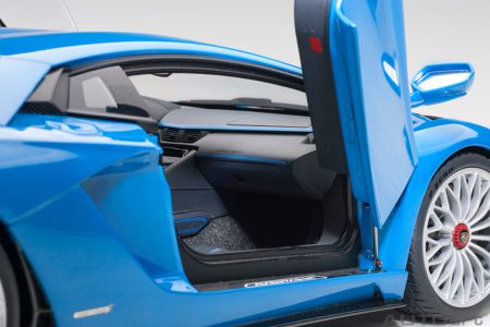 AUTOART LAMBORGHINI 1/18 AVENTADOR S 2017