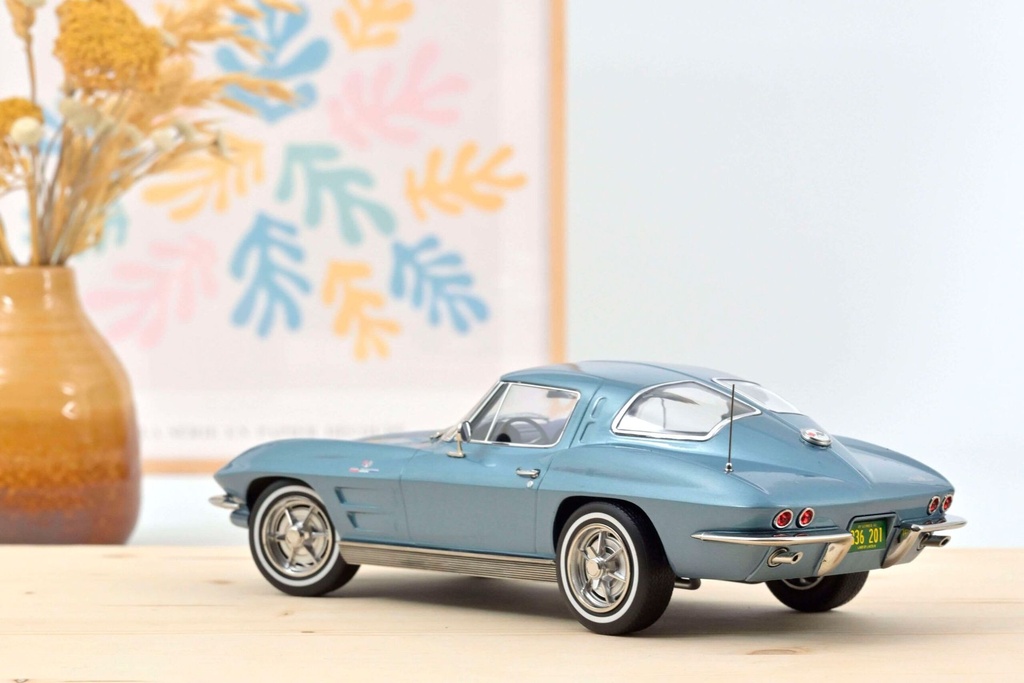 1:18 CHEVROLET CORVETTE STING RAY - 1963