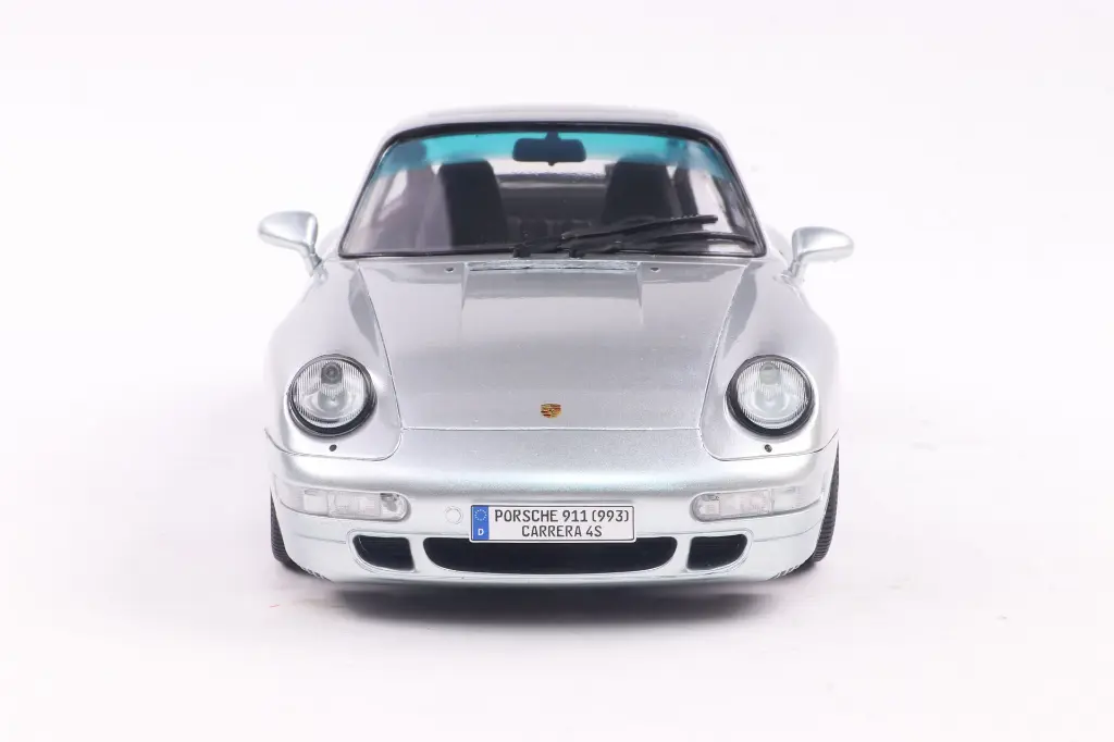 porsche-911-993-4s-polar-silver-1996-08.webp