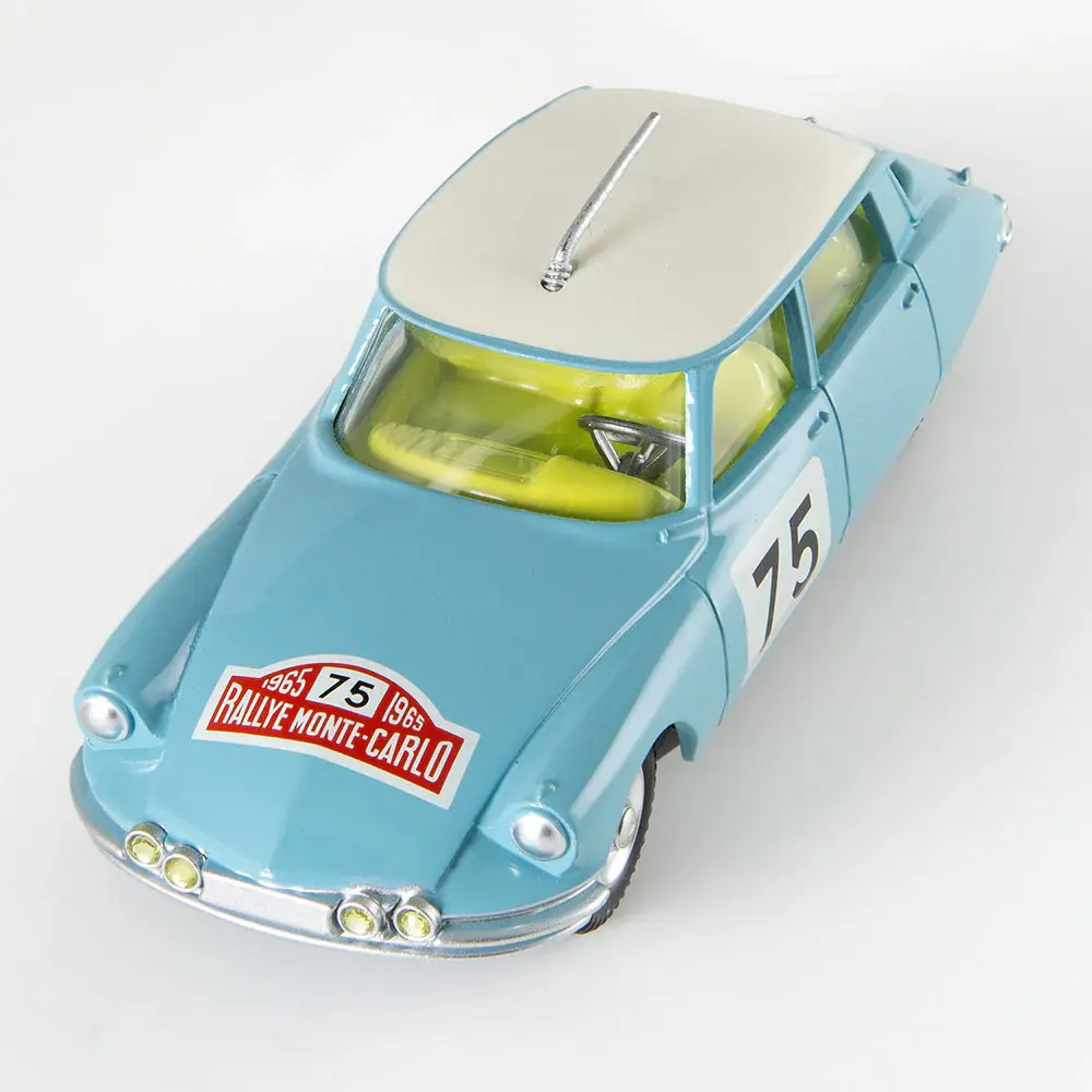 Citroen-DS19-overhead-1000px.webp