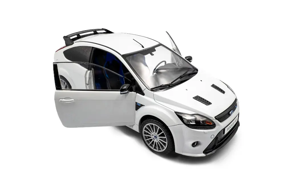 s1813102-ford-focus-rs-mk2-pack-rs-plus-frozen-white-2009-07.webp