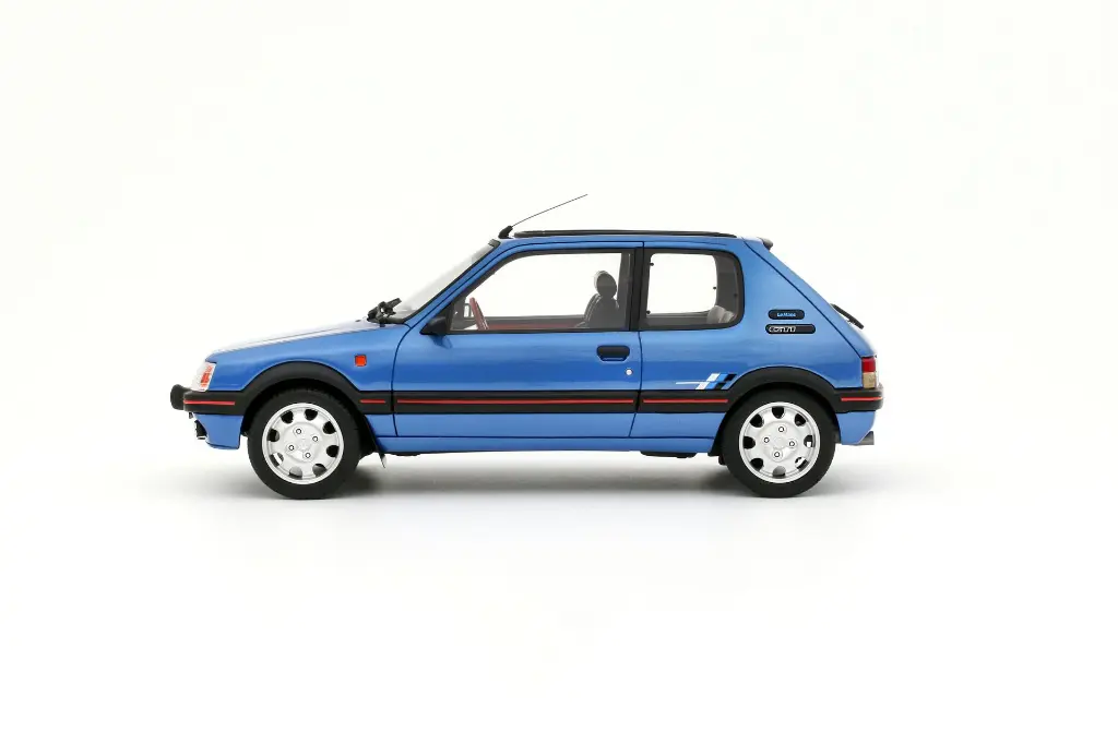 ot1153-peugeot-205-1-9-gti-le-mans-miami-blue-1991-03.webp