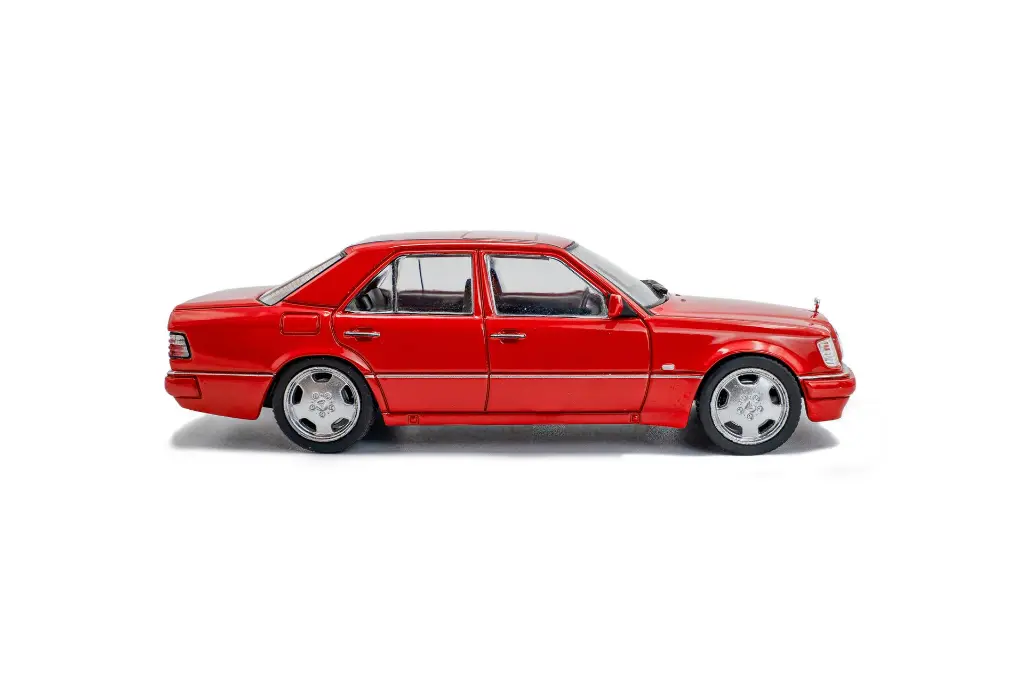 mercedes-benz-w124-e60-amg-signal-red-1994-05.webp