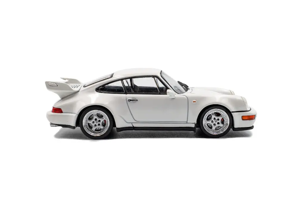 s4316902-porsche-911-964-rs-3-8-grand-prix-white-1994-05.webp