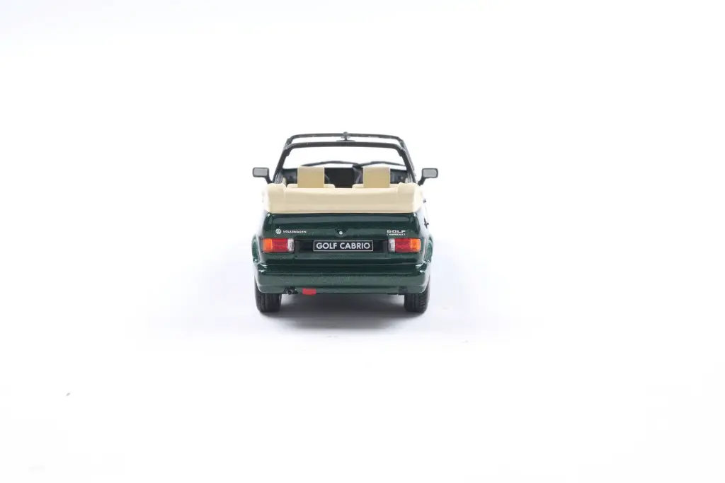 1-43-volkswagen-golf-cabrio-classic-line-classic-green-1992-05.webp