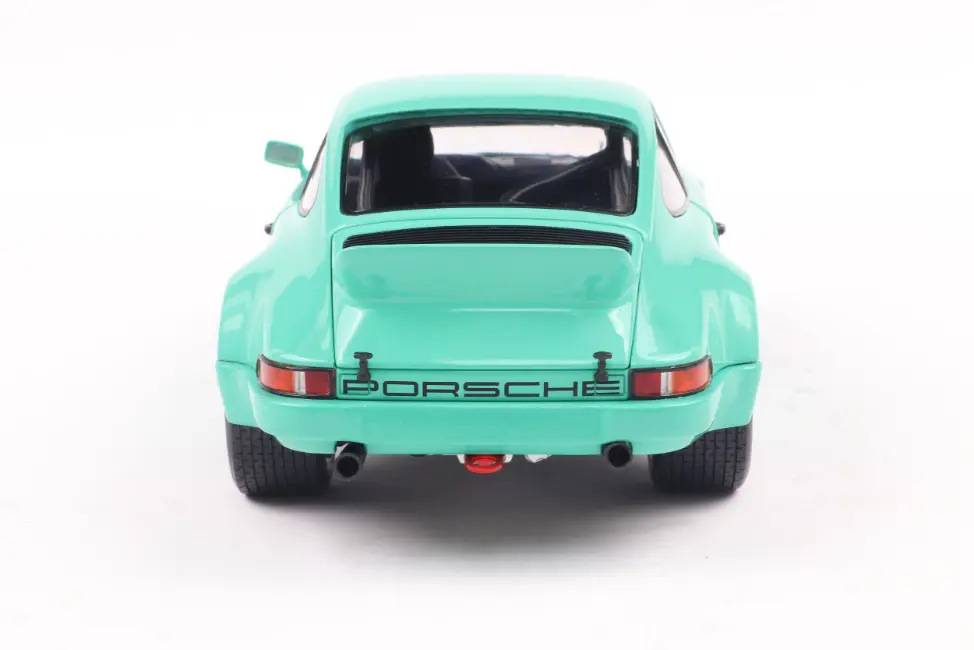 s1810705-porsche-911-iroc-mint-green-1974-04.webp