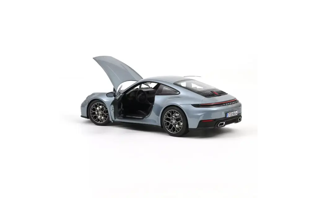 porsche-911-carrera-2025-964-polarsilvermetallic-1-18 (6).webp