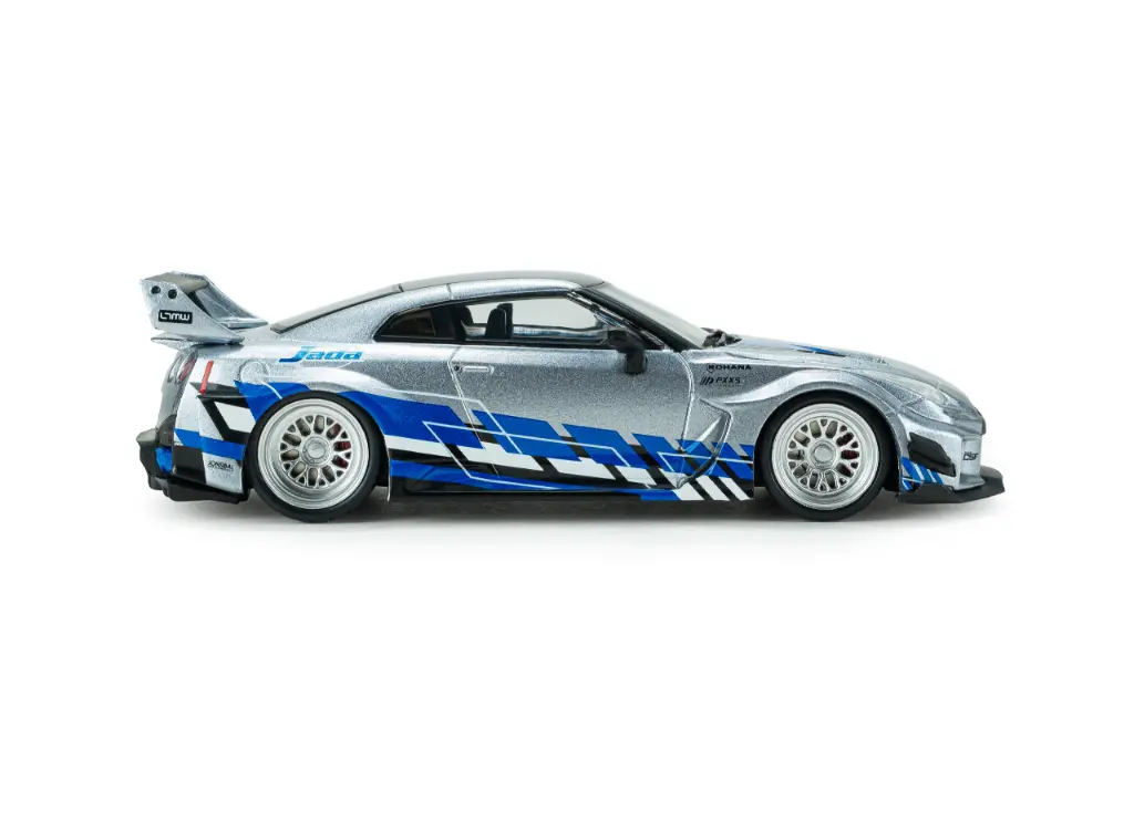 s4311211-nissan-gt-r-r35-liberty-walk-silhouette-silver-and-blue-stripes-2020-05.webp