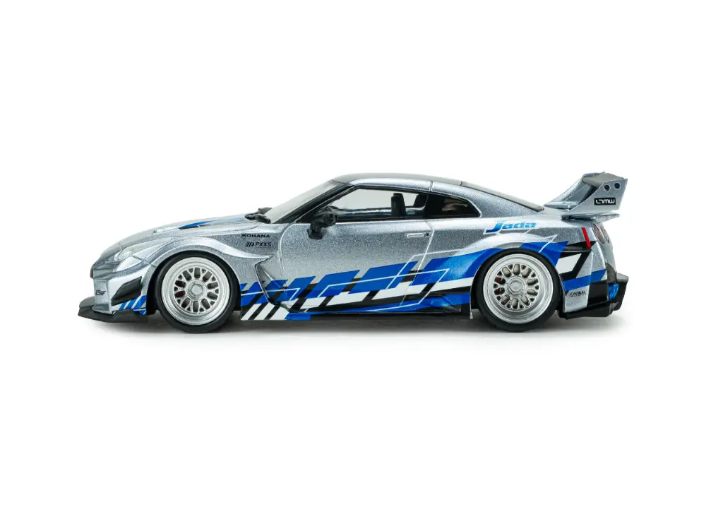 s4311211-nissan-gt-r-r35-liberty-walk-silhouette-silver-and-blue-stripes-2020-02.webp