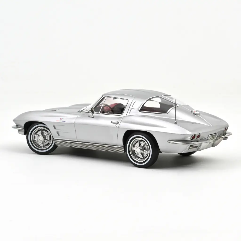 chevrolet-corvette-sting-ray-1963-argent-sebring-1-18 (2).webp