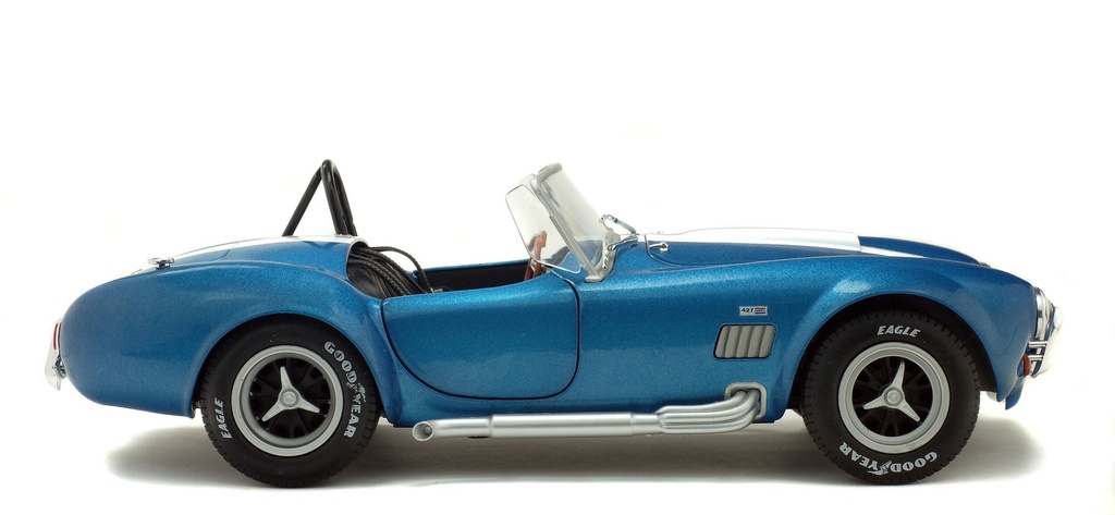 1:18 AC SHELBY COBRA 427 MKII - 1965