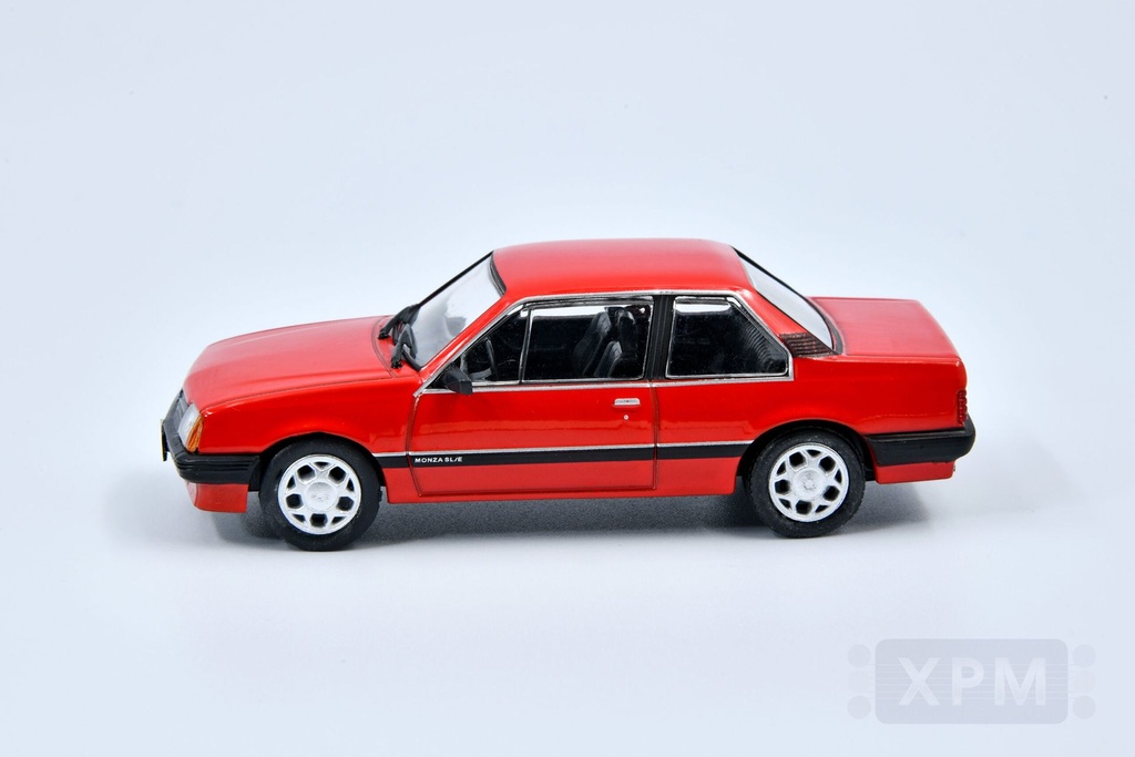 1:43 CHEVROLET MONZA SERIE I SEDAN