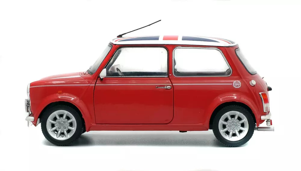 1:18 MINI COOPER SPORT- 1997