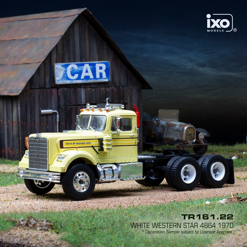 1:43 WHITE WESTERN STAR 4864 - 1970