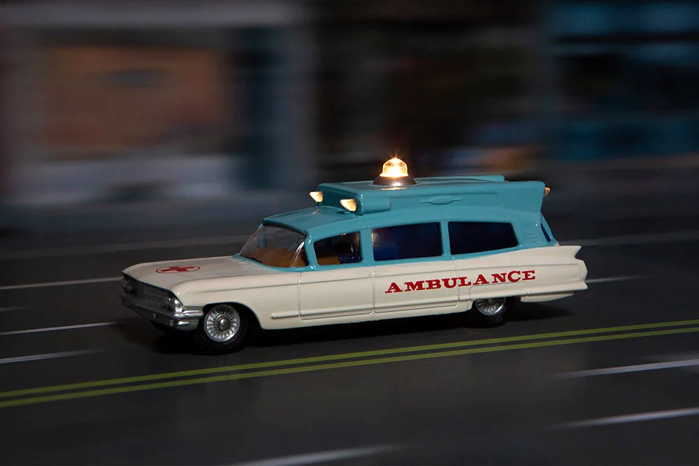 437 CADILLAC SUPERIOR "AMBULANCE" - 1959 1:54