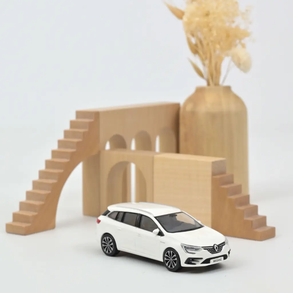 1:43 RENAULT MEGANE ESTATE - 2020 