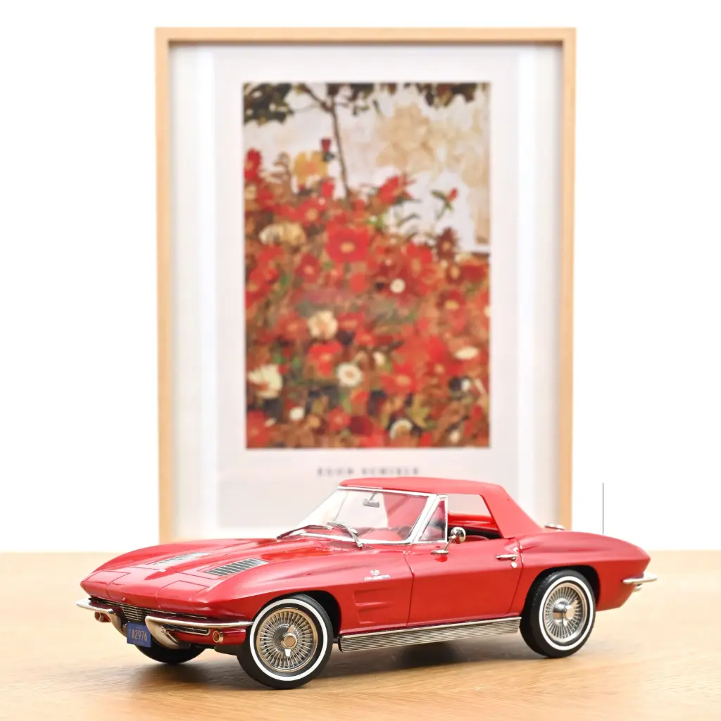 1:18 CHEVROLET CORVETTE (C2) STING RAY CABRIOLET -  1963 
