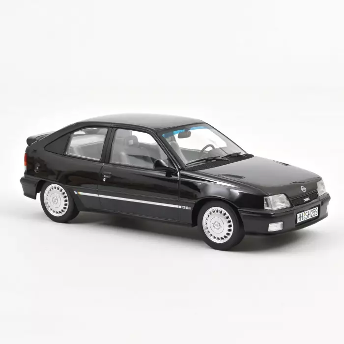 1:18 OPEL KADETT GSi - 1991