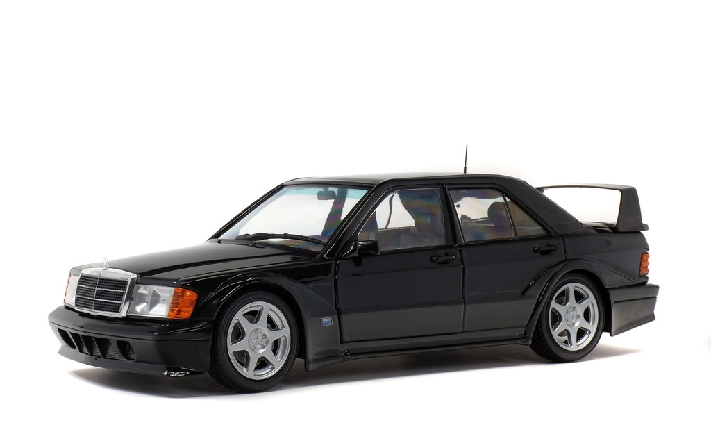 1:18 MERCEDES-BENZ 190E EVO II (W201) - 1990