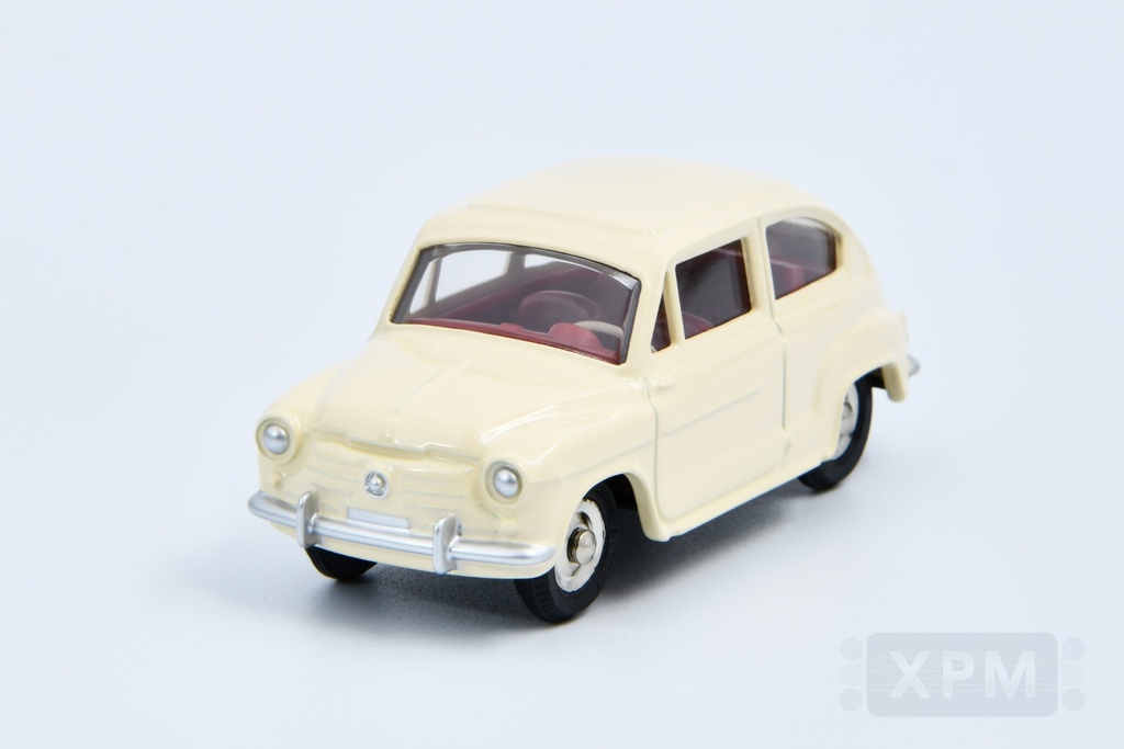 1:43 FIAT 600D - No. 520